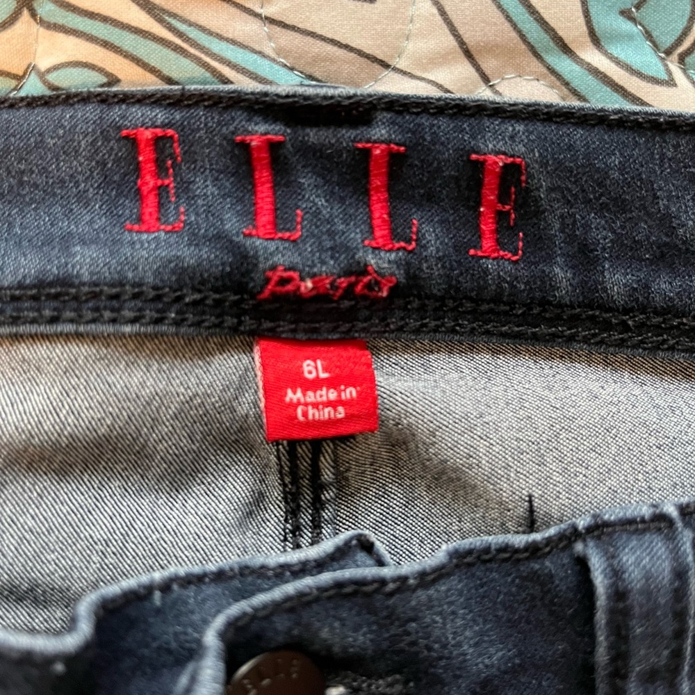 Elle Paris blue denim jeans, stretchy and comfy.  Size 6 Long